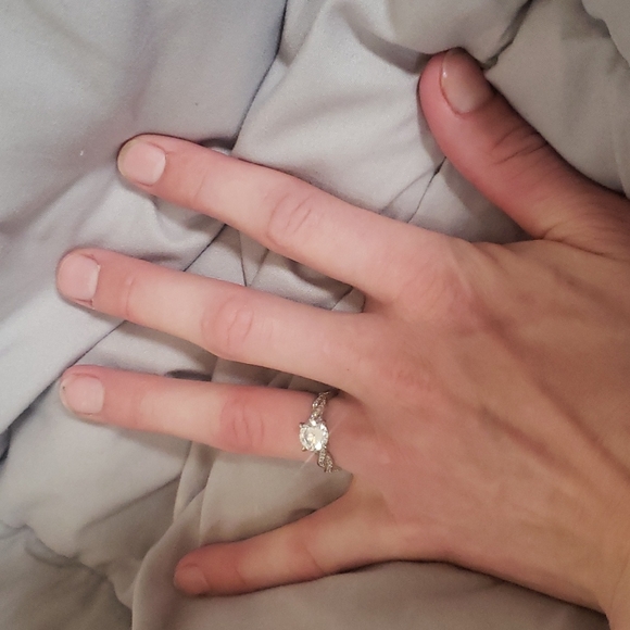 Oliveti Cubic Zirconia Engagement Ring Set size 7 - Picture 3 of 8